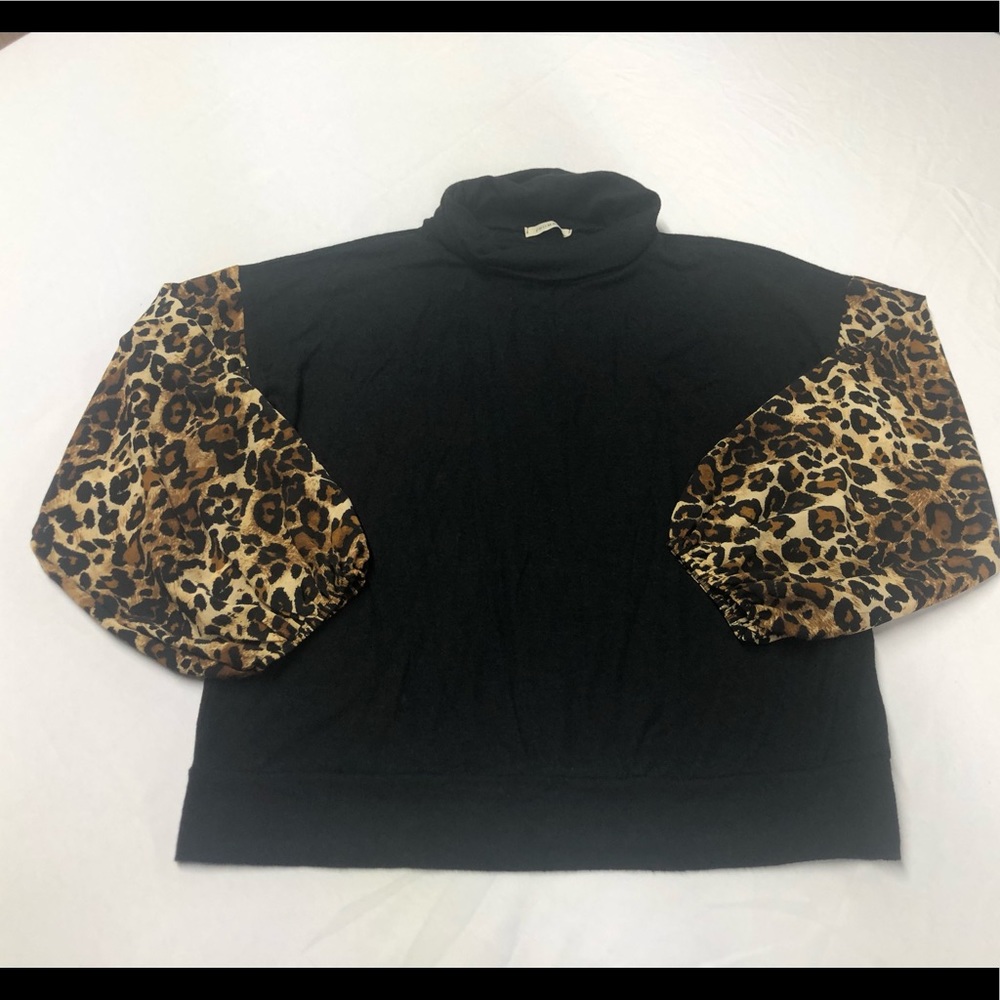 Primesa a Black Sweater with Cheetah Sleeves L